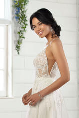 D2840 (iviv-iv)ivory Lace And Tulle Over Ivory Gown With detail