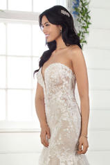 D2888 (iviv-iv)ivory Lace And Tulle Over Ivory Gown With detail