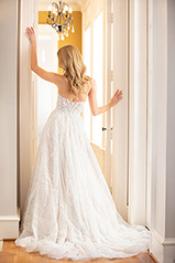 LE1105 Ivory Lace And Tulle Over Ivory Gown With Ivory Tu back