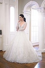 LE1108 Ivory Gown With Ivory Tulle Plungenivory Gown With front