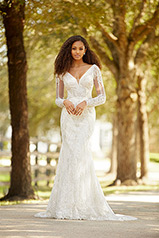 LE1110 Ivory Gown With Ivory Tulle Plungenivory Gown With front