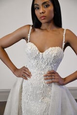 LE1144 (iviv-iv) Ivory Lace And Tulle Over Ivory Gown Wit detail