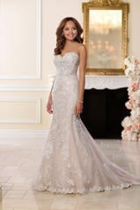 6589 Ivory Silver Lace On Moscato Gown front