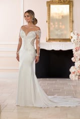 6607 Ivory Silver Lace On Ivory Crepe With Porcelain Tu front