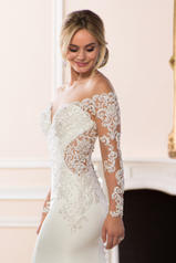 6607 Ivory Silver Lace On Ivory Crepe With Porcelain Tu detail