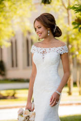 6639 White Lace And Tulle Over White Matte-side Lustre  detail