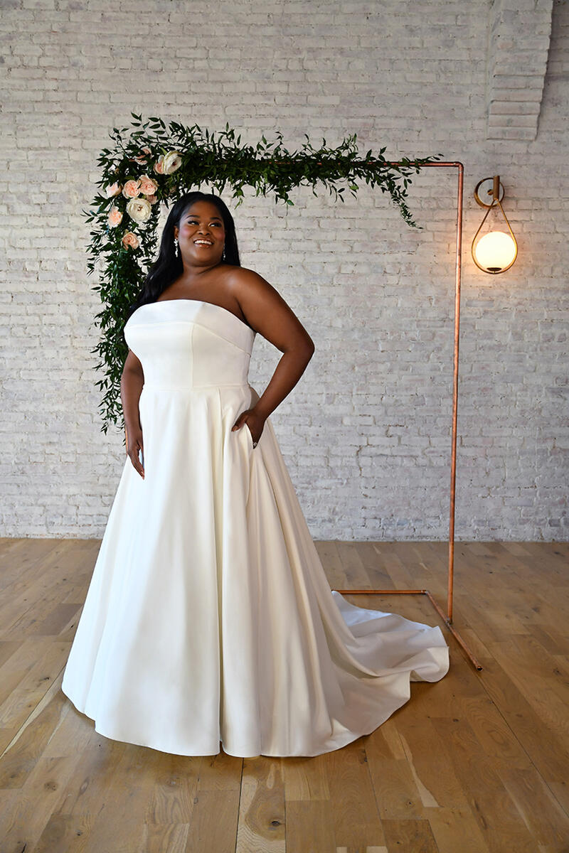 Stella York Bridal 7045 | Dressing Dreams