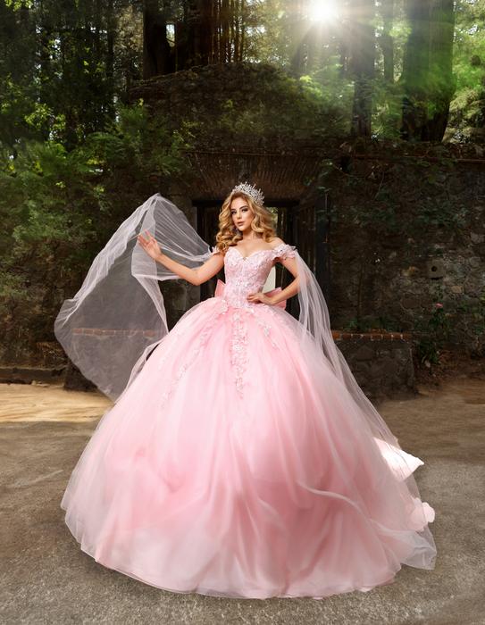 Nina Canacci Quinceanera Q122