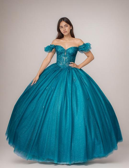 Nina Canacci Quinceanera Q2025