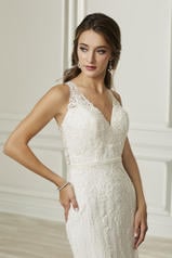 31106 Ivory/Ivory/Nude/Silver detail