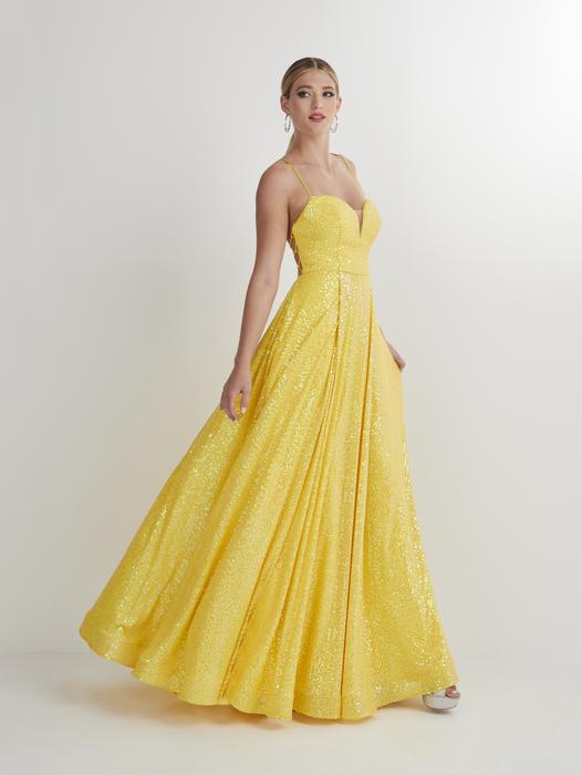 Studio 17 by House of Wu delivers on-trend prom dresses to girls at an affordabl 12900