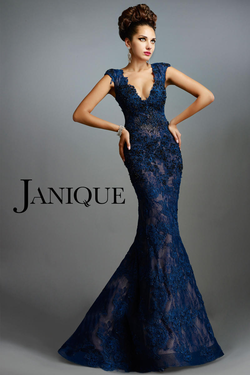 Janique W977