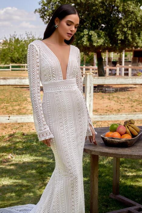 Julie Vino Aria Wedding Dress