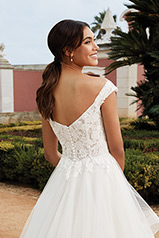 44248 Ivory/Ivory/Nude detail