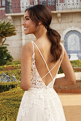 44249 Ivory/Ivory/Nude detail