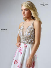 95044 Ivory Print front