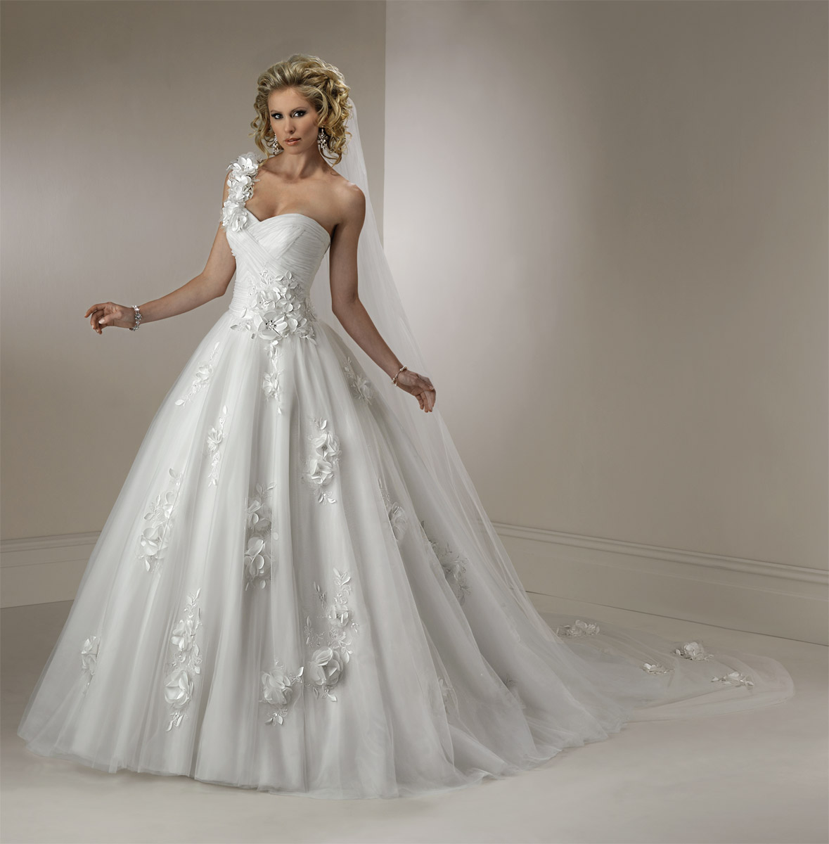 Maggie Bridal by Maggie Sottero Lizette-Royale-V7116LUV