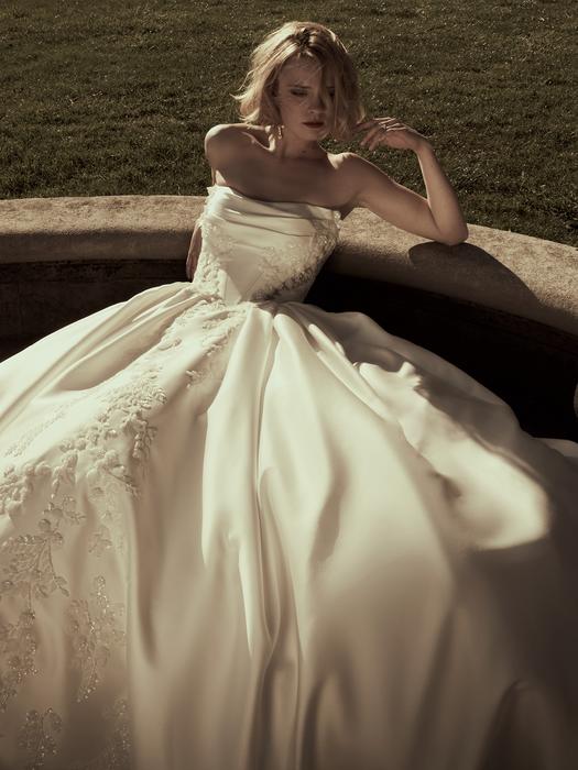 Sottero and Midgley-Burke Lane F6SS078A01