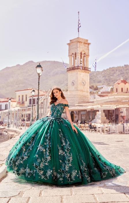 WHEN YOU PUT ON A PRINCESA GOWN YOU INSTANTLY FEEL THAT THIS DRESS IS LIKE NO OT PR12263