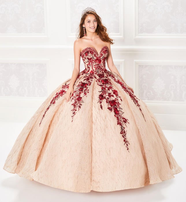 WHEN YOU PUT ON A PRINCESA GOWN YOU INSTANTLY FEEL THAT THIS DRESS IS LIKE NO OT PR21957