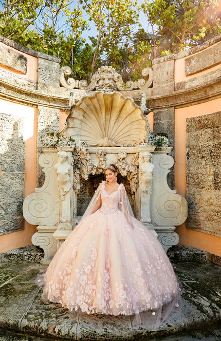 WHEN YOU PUT ON A PRINCESA GOWN YOU INSTANTLY FEEL THAT THIS DRESS IS LIKE NO OT PR22021