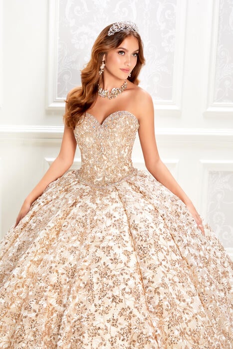 WHEN YOU PUT ON A PRINCESA GOWN YOU INSTANTLY FEEL THAT THIS DRESS IS LIKE NO OT PR22022