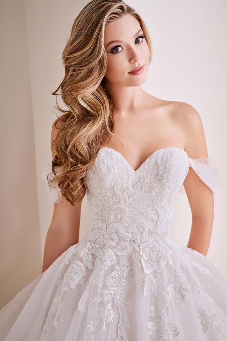 Enchanting by Mon Cheri E410