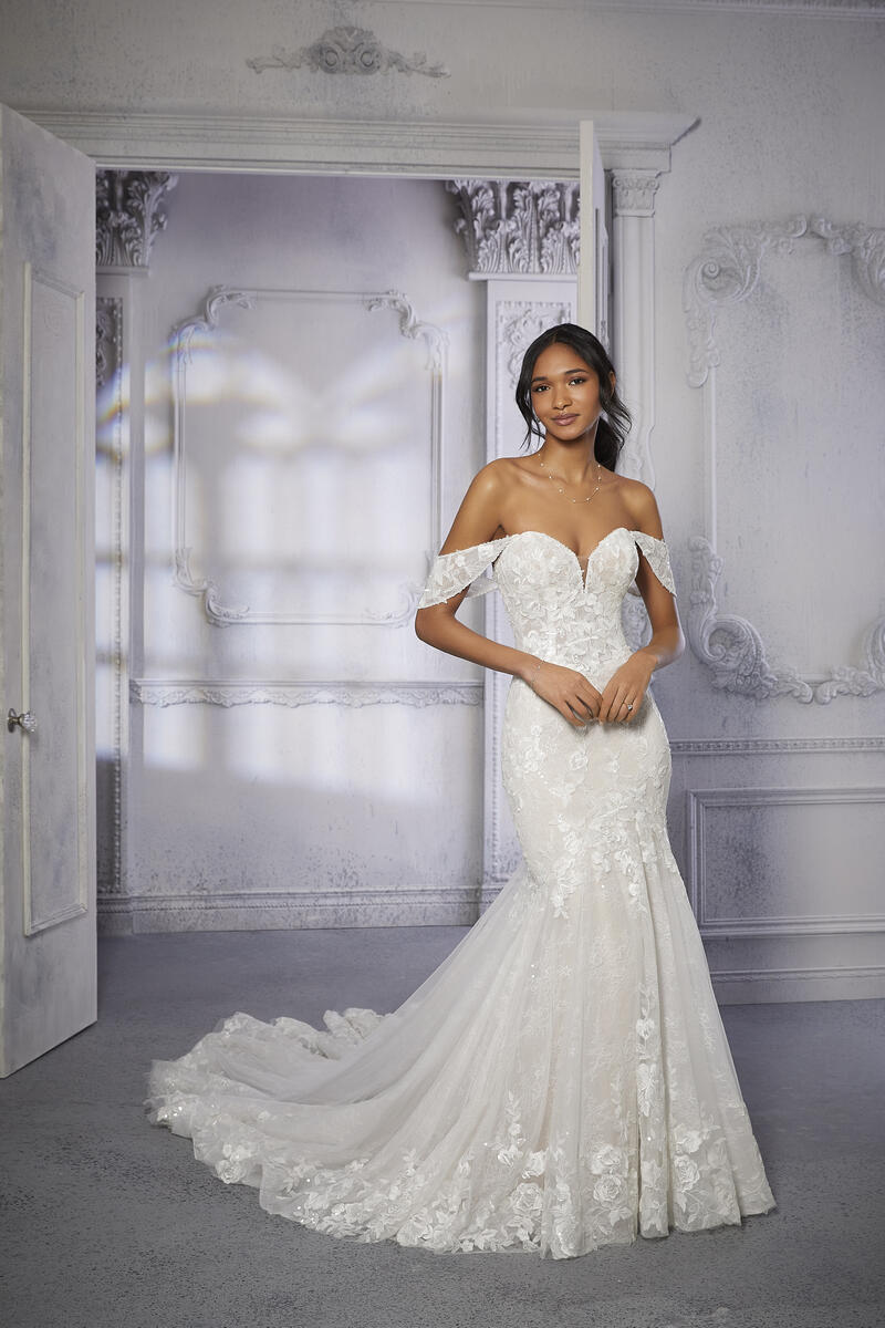 The effection of A-line wedding dress - Threads