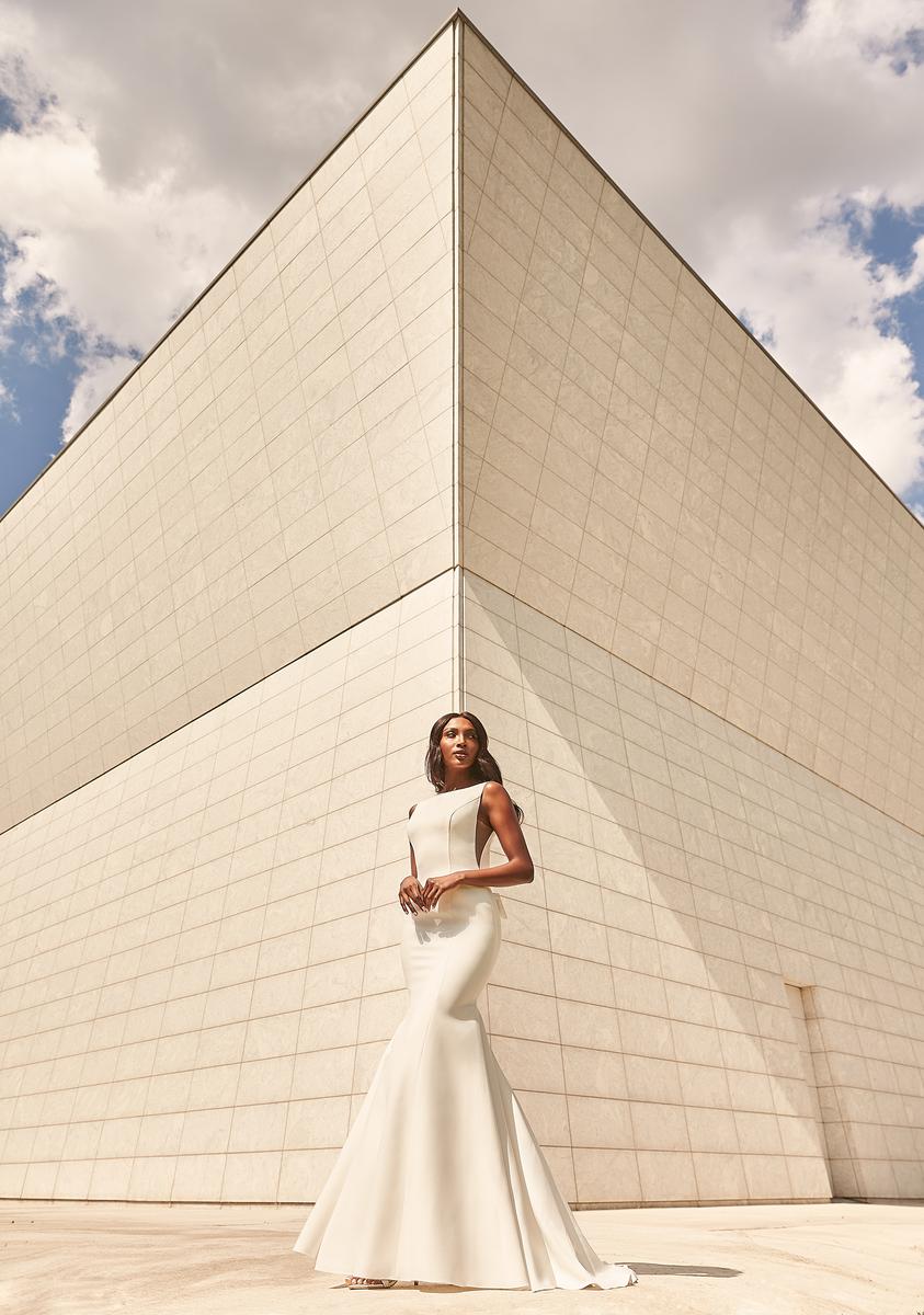 Paloma Blanca 4980