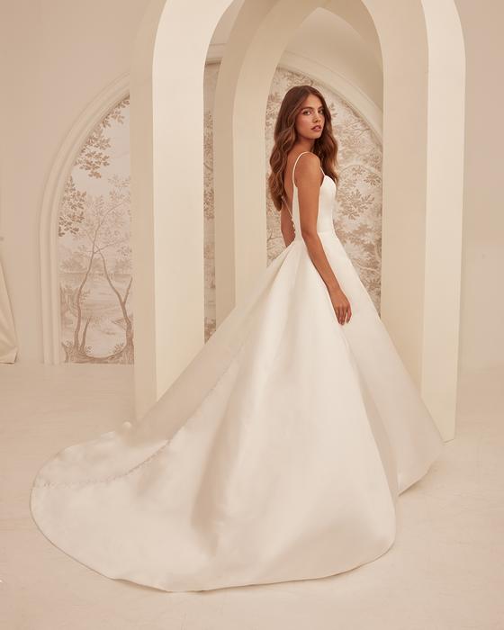 Mikaella M2526