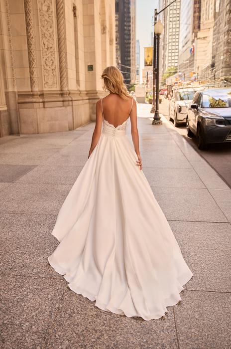 Mikaella M2581