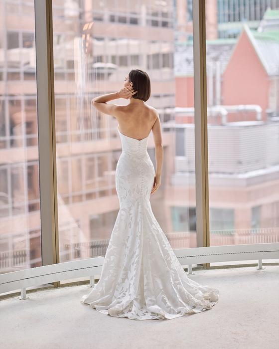 Paloma Blanca P5206