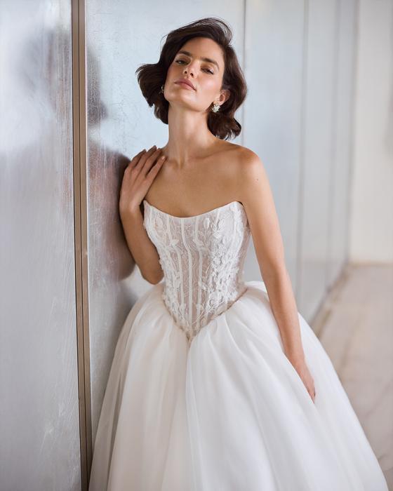 Paloma Blanca P5218