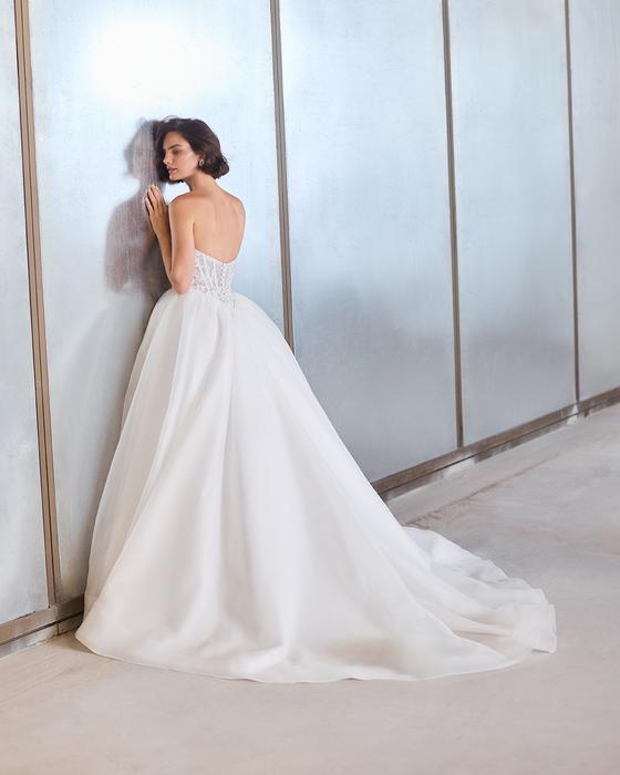 Paloma Blanca P5218
