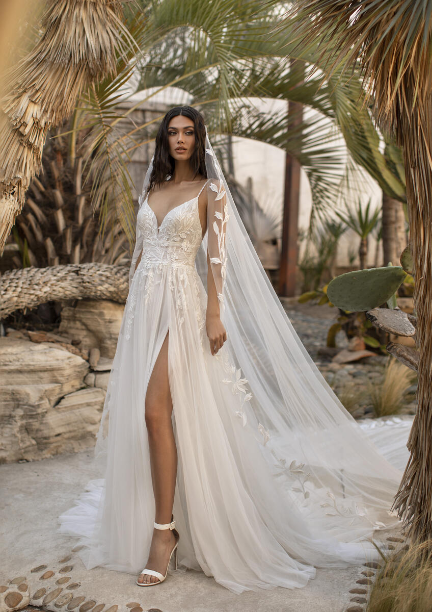Exotic Collection of Sexy Wedding Dresses | SposaBridal