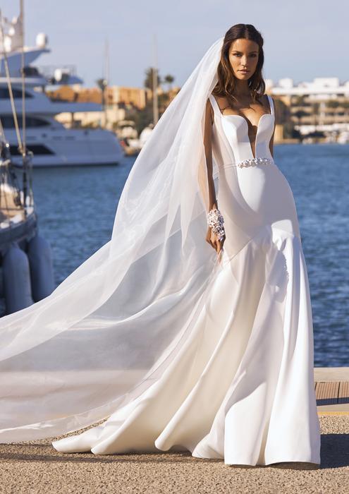 AKARI, A-line wedding dress with square neckline
