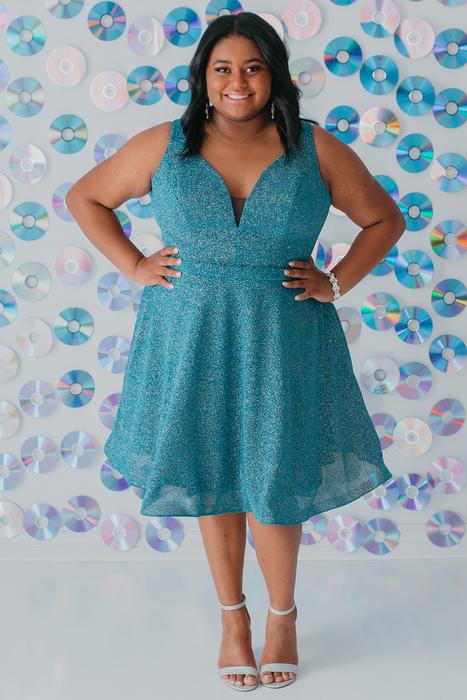 Plus size cocktail, party and homecoming dresses SC8120