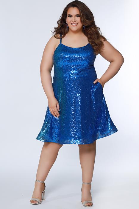 Plus size cocktail, party and homecoming dresses SC8122