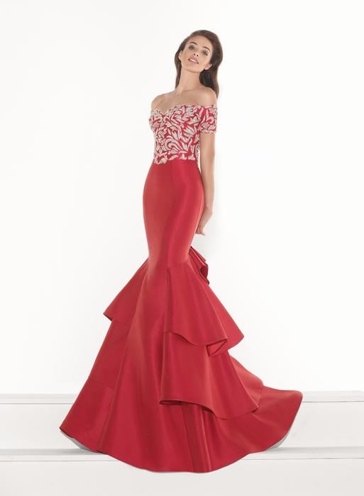 Let yourself be seduced by this feminine and unique dress collection of spectacu 92737