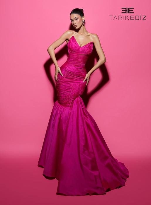 Let yourself be seduced by this feminine and unique dress collection of spectacu 98434