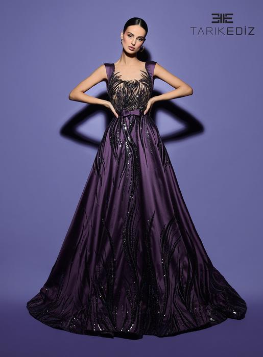 Let yourself be seduced by this feminine and unique dress collection of spectacu 98554