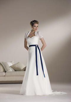 In Store Stock  Sincerity Bridal 3517 ivory size 10